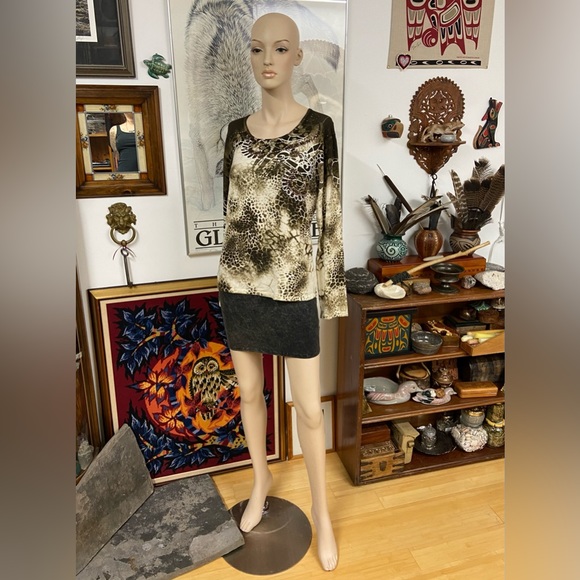 🐦⬛-4/$20🐦⬛ Beaded Embellishments Animal Print Long Sleeve - Picture 5 of 13